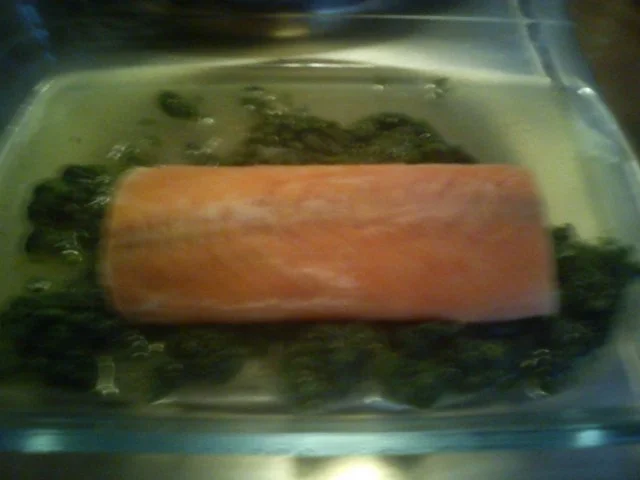 Rezept: Wildlachs mit Blattspinat ala Silke, dazu selbstgemachte Kartoffelrösti Bild Nr. 2 Wildlachs mit Blattspinat ala Silke, dazu selbstgemachte Kartoffelrösti - Rezept - Bild Nr. 2