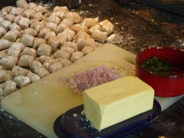 Rezept: Kastanien -- Gnocchi mit Kräuterbuttersauce Bild Nr. 5 Kastanien -- Gnocchi mit Kräuterbuttersauce - Rezept - Bild Nr. 5