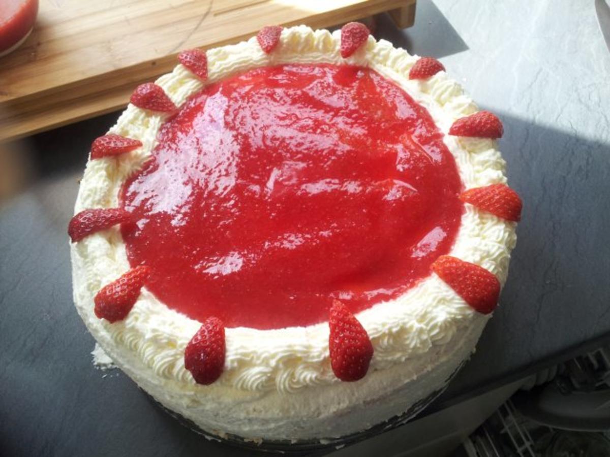 Erdbeer-Sahne-Torte - Rezept mit Bild - kochbar.de