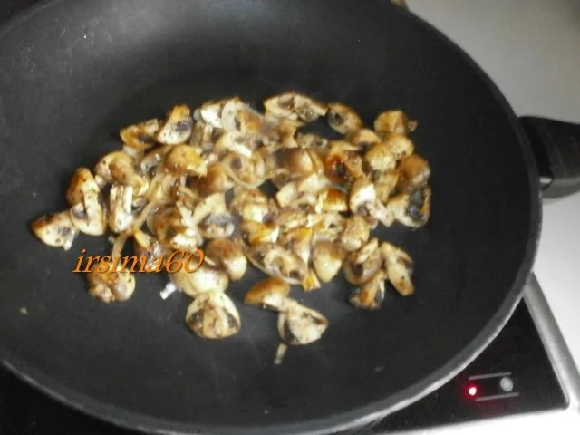 Rezept: Omelette mit Champignons Bild Nr. 4 Omelette mit Champignons - Rezept - Bild Nr. 4