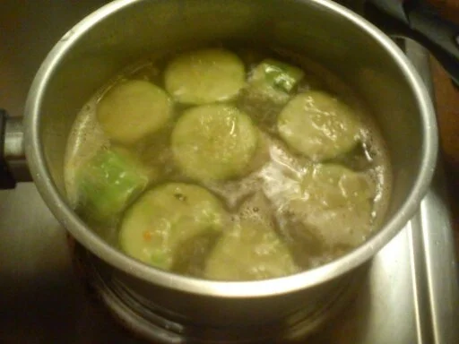 Rezept: Gurkencremesuppe ala Silke mit Frikadellen Bild Nr. 2 Gurkencremesuppe ala Silke mit Frikadellen - Rezept - Bild Nr. 2