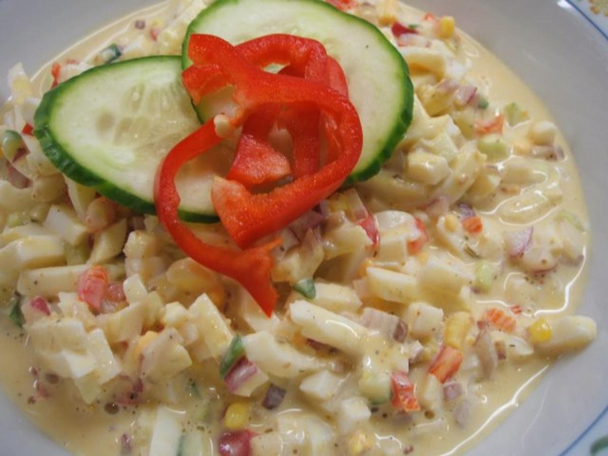 Bilder für Salate: Eiersalat mit Paprika und Gurke - Rezept