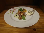 Thunfischtatar in Zucchinicreme - Rezept