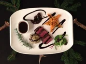 Rezept: Rehrรผcken, Pilzknรถdel, Schalotten-Pflaumen-Chutney und Mรถhrengemรผse Rehrรผcken, Pilzknรถdel, Schalotten-Pflaumen-Chutney und Mรถhrengemรผse - Rezept