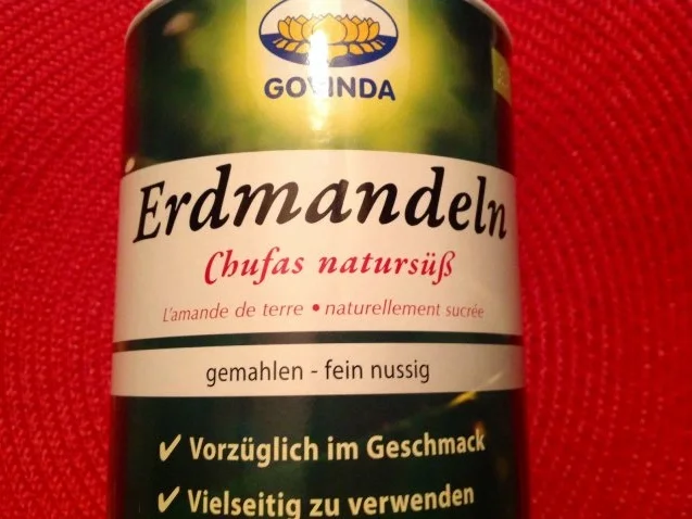 Rezept: Fruchtiger Rucola-Salat mit Erdmandel-Dattel-Dressing und Käse Bild Nr. 8 Fruchtiger Rucola-Salat mit Erdmandel-Dattel-Dressing und Käse - Rezept - Bild Nr. 8