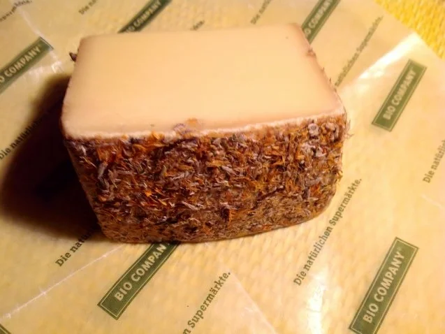 Rezept: Fruchtiger Rucola-Salat mit Erdmandel-Dattel-Dressing und Käse Bild Nr. 11 Fruchtiger Rucola-Salat mit Erdmandel-Dattel-Dressing und Käse - Rezept - Bild Nr. 11