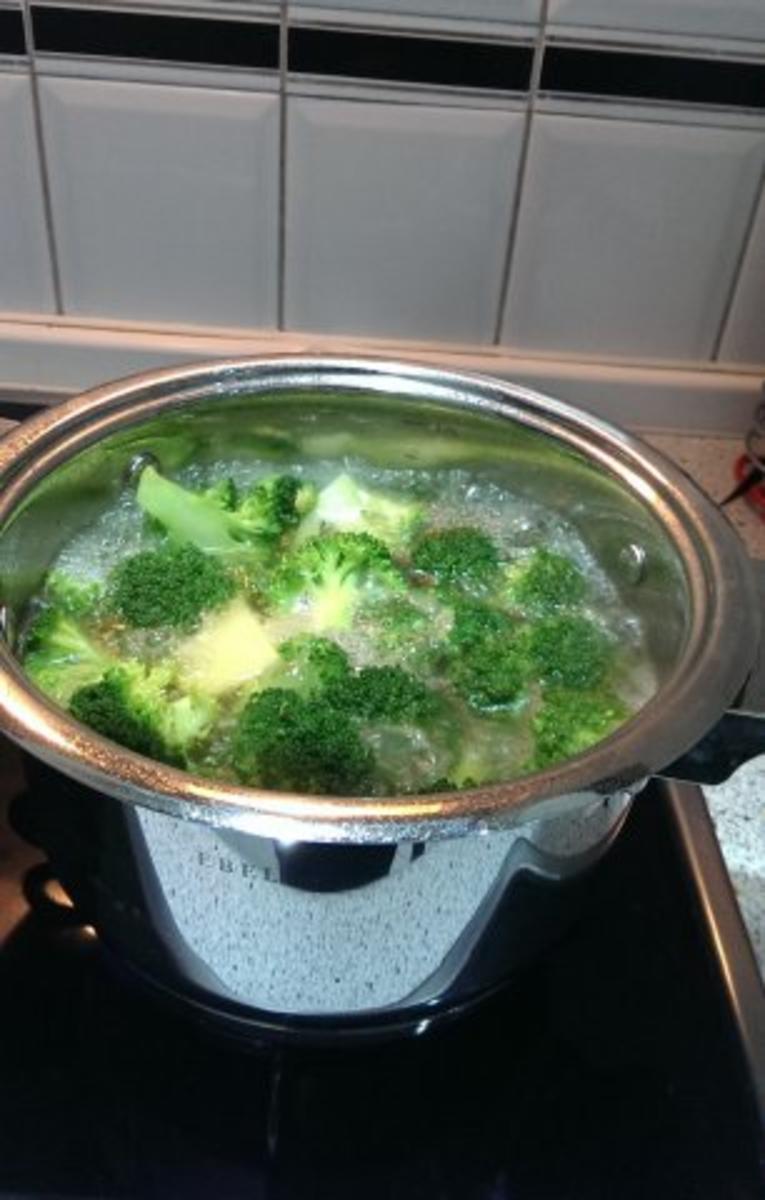 Broccolisuppe mit Paprika und Karotten - Rezept - Bild Nr. 3