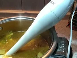 Rezept: Broccolisuppe mit Paprika und Karotten Bild Nr. 4 Broccolisuppe mit Paprika und Karotten - Rezept - Bild Nr. 4