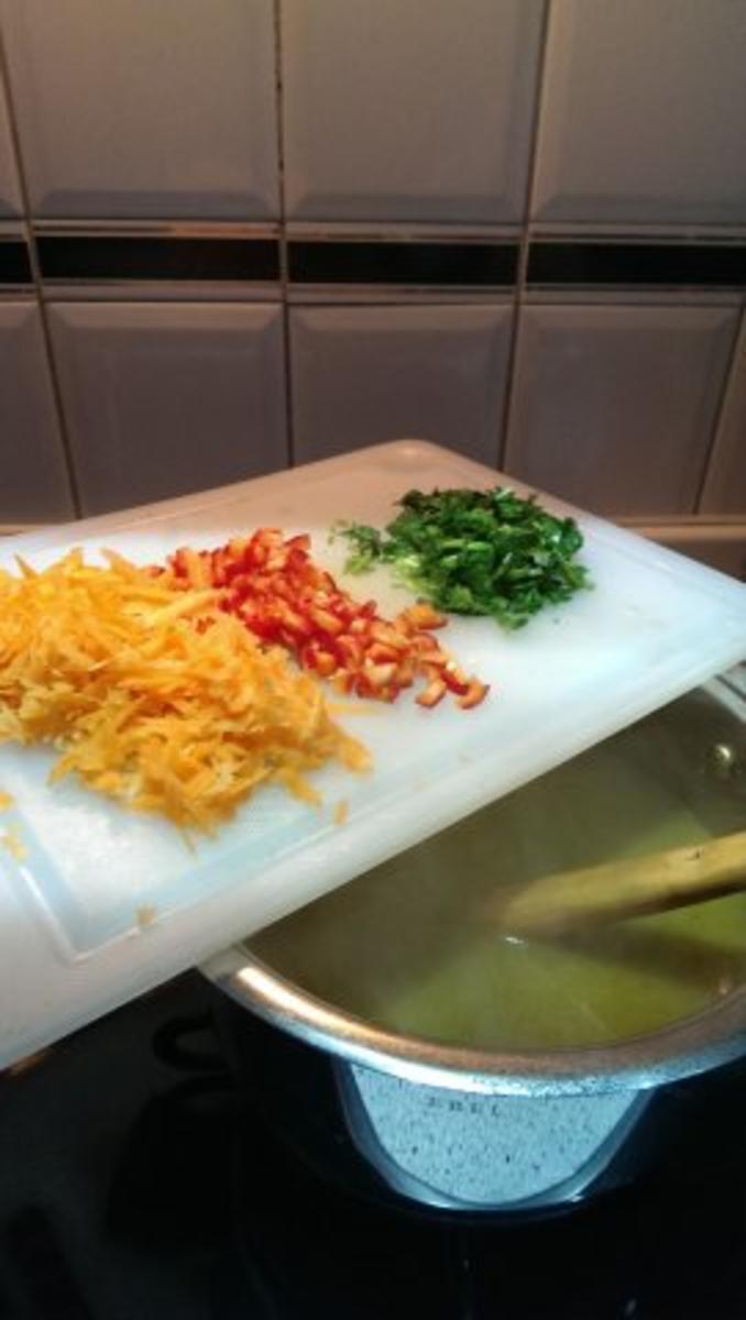 Broccolisuppe mit Paprika und Karotten - Rezept - Bild Nr. 5