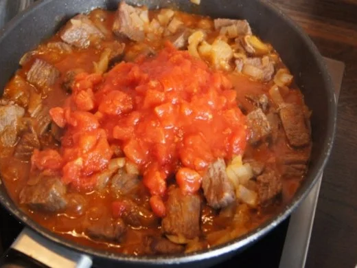 Rindergulasch mit Hörnchennudeln à la Papa - Rezept - Bild Nr. 6