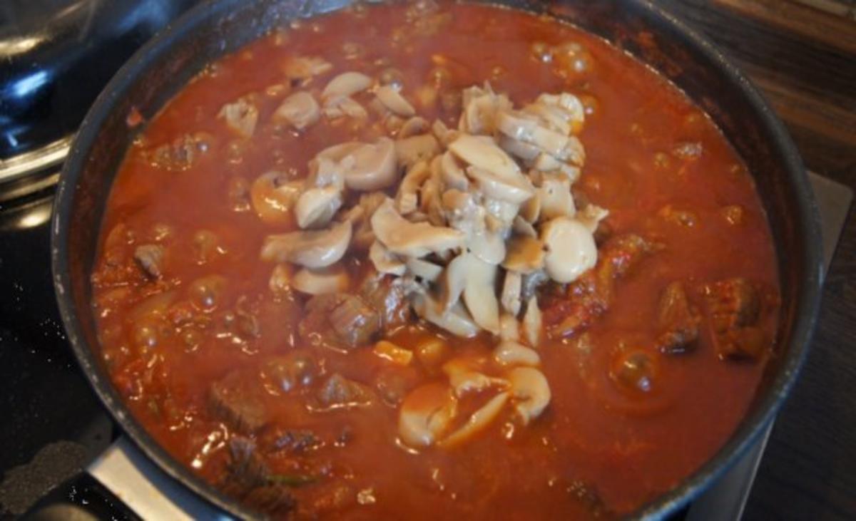 Rindergulasch mit Hörnchennudeln à la Papa - Rezept - Bild Nr. 10