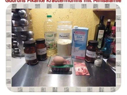 Muffins: Pikante Kräutermuffins mit Minisalamie - Rezept - Bild Nr. 2