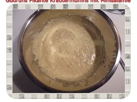 Muffins: Pikante Kräutermuffins mit Minisalamie - Rezept - Bild Nr. 8