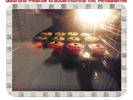 Muffins: Pikante Kräutermuffins mit Minisalamie - Rezept - Bild Nr. 12