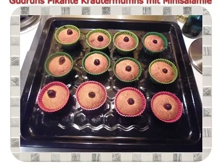 Muffins: Pikante Kräutermuffins mit Minisalamie - Rezept - Bild Nr. 13