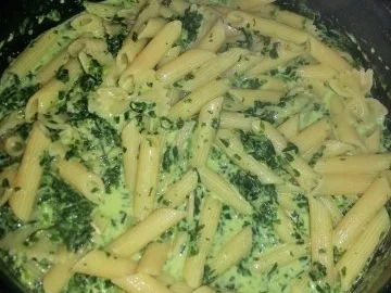 Penne in Gorgonzola-Spinatsoße - Rezept - Bild Nr. 6