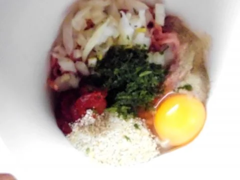 hackbällchen in feuriger tomatensosse - Rezept - Bild Nr. 2