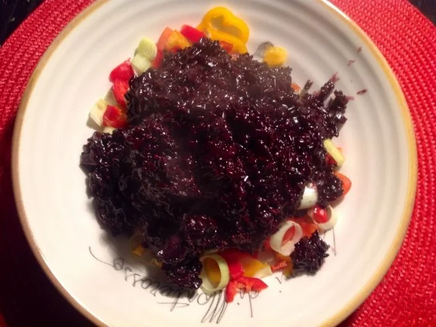 Schwarzer Reissalat dazu gebackene Hähnchenflügel - Rezept - Bild Nr. 9