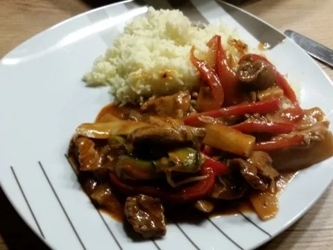 Pfannengerührtes Filet mit Gemüse - Rezept