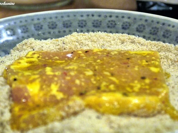 Schweineschnitzel in Nusspanade, Backofenkartoffeln - Rezept - Bild Nr. 12