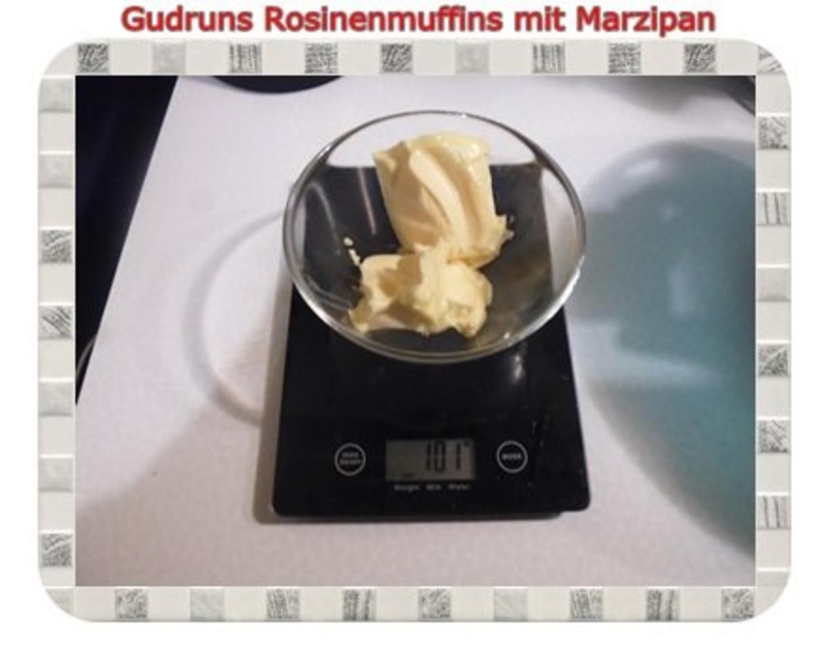 Muffins: Rosinenmuffins mit Marzipan - Rezept - Bild Nr. 7