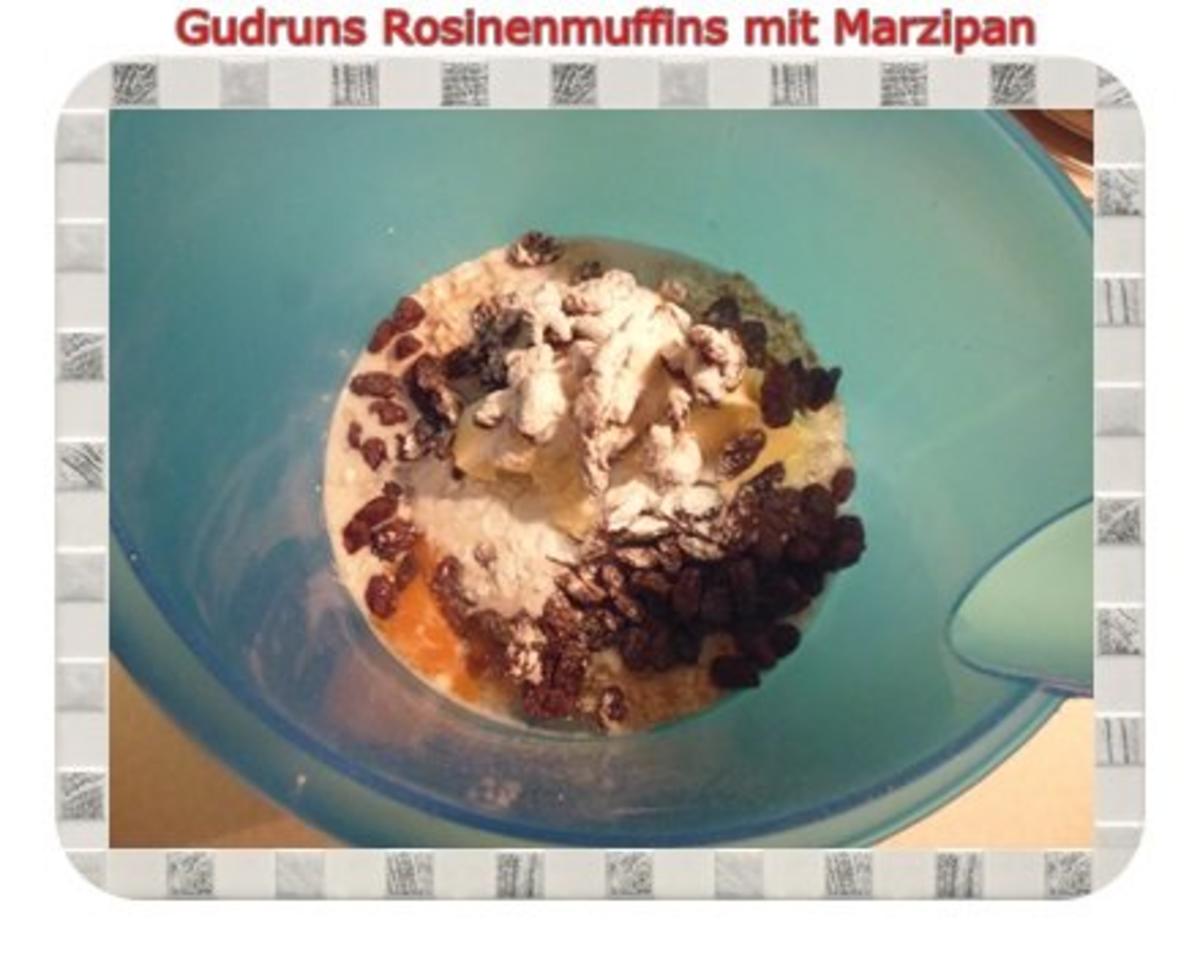 Muffins: Rosinenmuffins mit Marzipan - Rezept - Bild Nr. 9