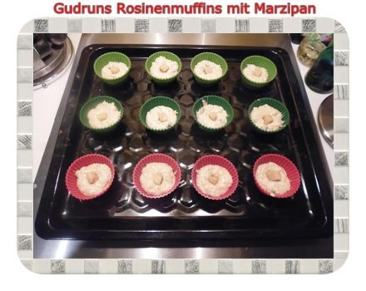 Muffins: Rosinenmuffins mit Marzipan - Rezept - Bild Nr. 11