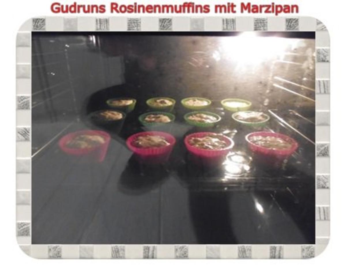 Muffins: Rosinenmuffins mit Marzipan - Rezept - Bild Nr. 13