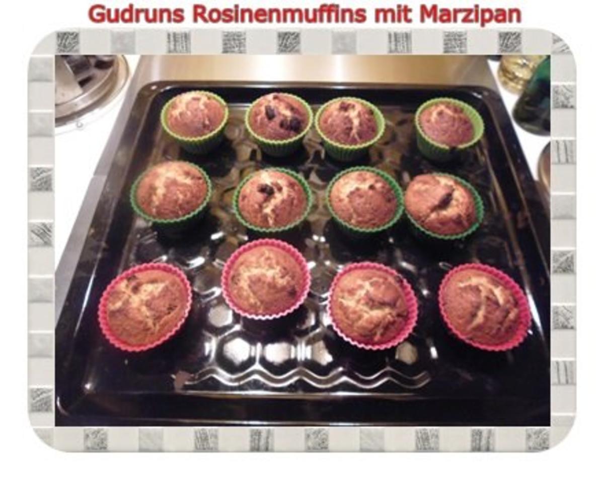 Muffins: Rosinenmuffins mit Marzipan - Rezept - Bild Nr. 15