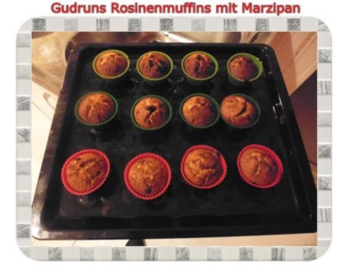 Muffins: Rosinenmuffins mit Marzipan - Rezept - Bild Nr. 16