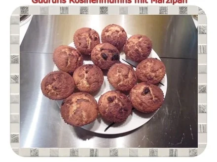 Rezept: Muffins: Rosinenmuffins mit Marzipan Bild Nr. 17 Muffins: Rosinenmuffins mit Marzipan - Rezept - Bild Nr. 17