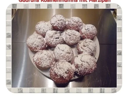 Rezept: Muffins: Rosinenmuffins mit Marzipan Bild Nr. 18 Muffins: Rosinenmuffins mit Marzipan - Rezept - Bild Nr. 18