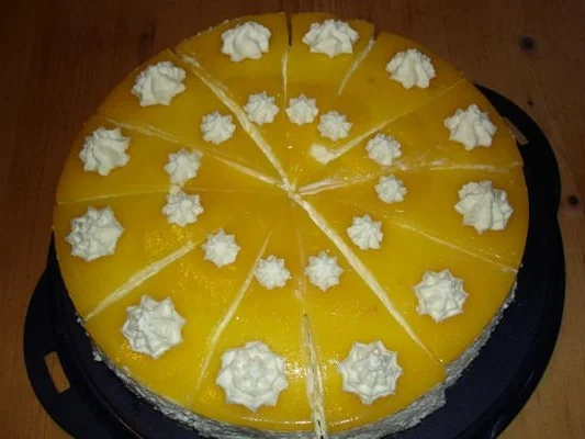 Pfirsich-Quark-Torte ohne Backen - Rezept