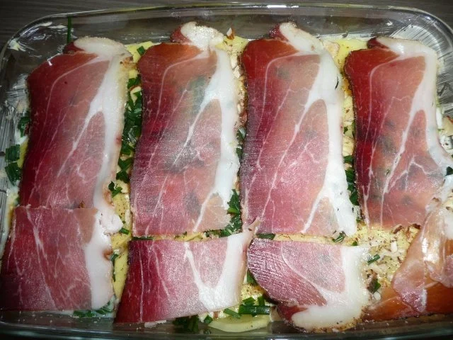 Rezept: Hütten - Gratin mit Südtiroler Schinken und einem Stamperl Schnaps. Bild Nr. 6 Hütten - Gratin mit Südtiroler Schinken und einem Stamperl Schnaps. - Rezept - Bild Nr. 6