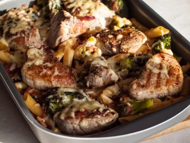 Gratin mit Brokkoli, Penne und Medaillons - Rezept