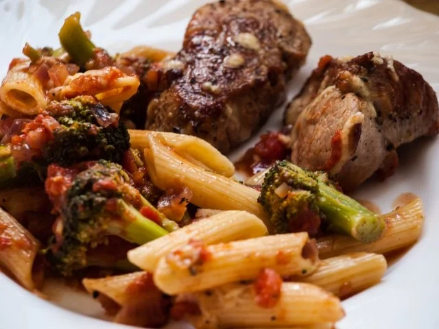 Gratin mit Brokkoli, Penne und Medaillons - Rezept - Bild Nr. 2