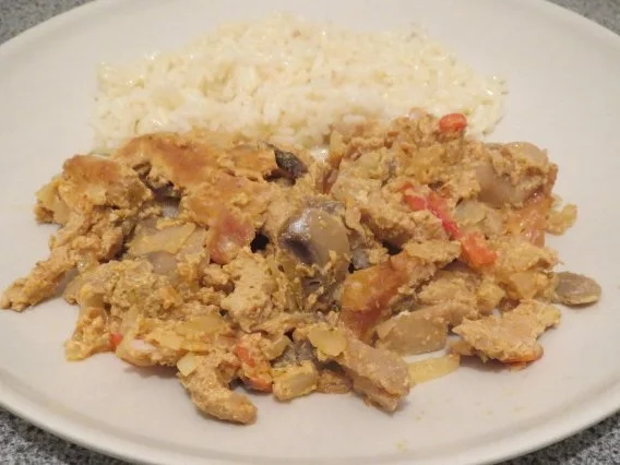 Kochen: Schweinegeschnetzeltes aus dem Backofen, indisch angehaucht - Rezept
