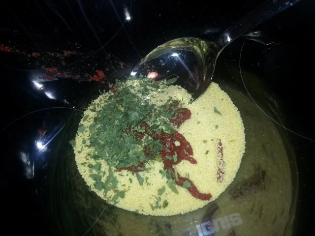 Rezept: Knackiges Tabouleh mit pikanten Schweinenackensteaks in Tikka Sauce Bild Nr. 3 Knackiges Tabouleh mit pikanten Schweinenackensteaks in Tikka Sauce - Rezept - Bild Nr. 3