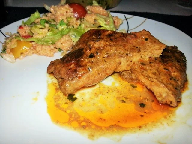 Rezept: Knackiges Tabouleh mit pikanten Schweinenackensteaks in Tikka Sauce Bild Nr. 9 Knackiges Tabouleh mit pikanten Schweinenackensteaks in Tikka Sauce - Rezept - Bild Nr. 9