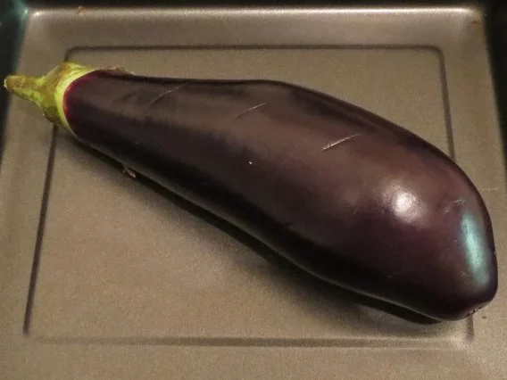 Kochen: Auberginen-Tomaten-Sauce mit Paprika zu Oliven-Nudeln - Rezept - Bild Nr. 2