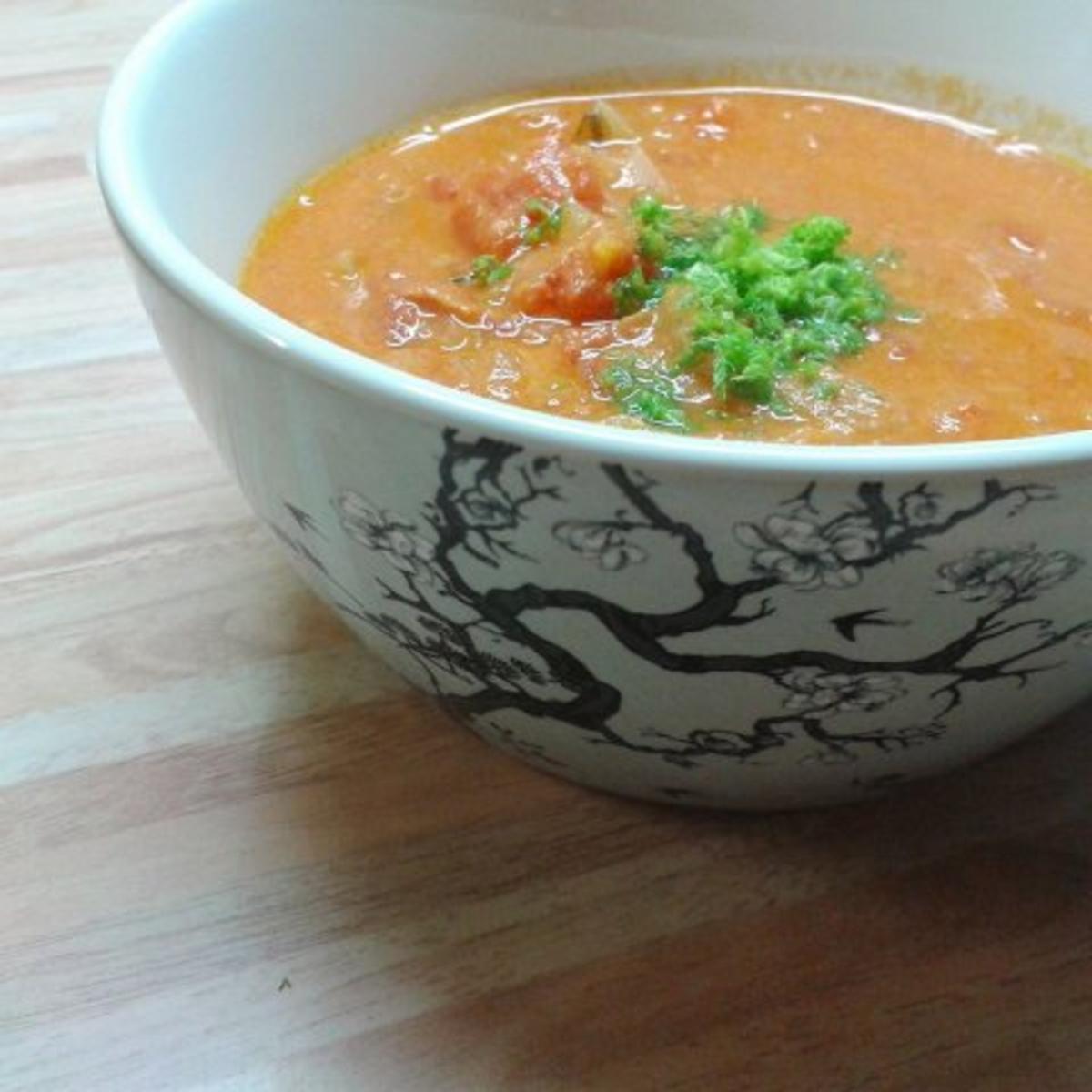 Tomaten-Erdnuss-Suppe mit Fenchel - Rezept