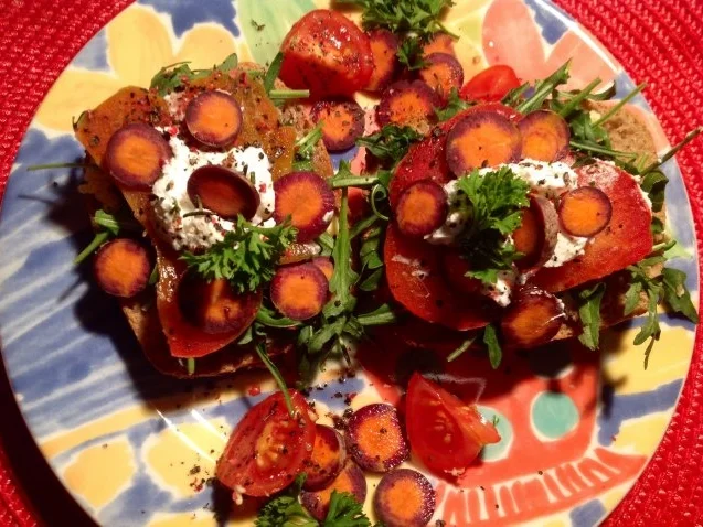 Abendbrot Brötchen mit Gartenwurst und Ziegenfrischkäse - Rezept - Bild Nr. 3