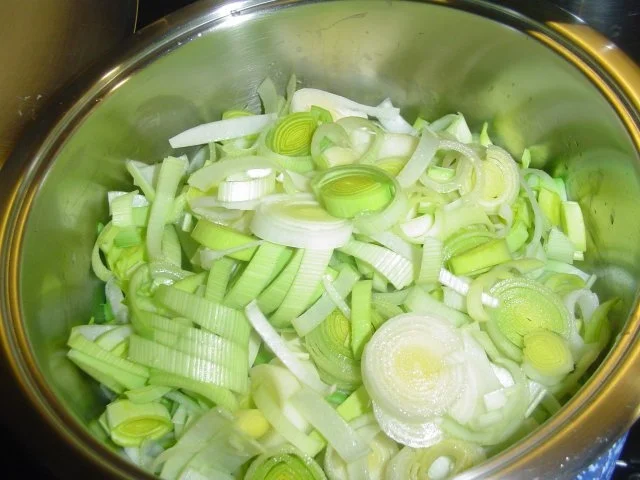 Rezept: Schweinemedallion mit leckerem Lauchgemüse Bild Nr. 4 Schweinemedallion mit leckerem Lauchgemüse - Rezept - Bild Nr. 4