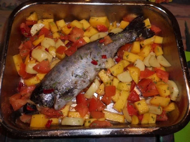 Rezept: Fisch: Forelle mit Gemüse-Obst-Pfanne Bild Nr. 3 Fisch: Forelle mit Gemüse-Obst-Pfanne - Rezept - Bild Nr. 3