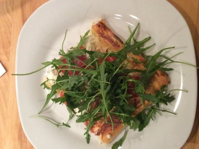 Rezept: Blätterteigpizza Bild Nr. 2 Blätterteigpizza - Rezept - Bild Nr. 2