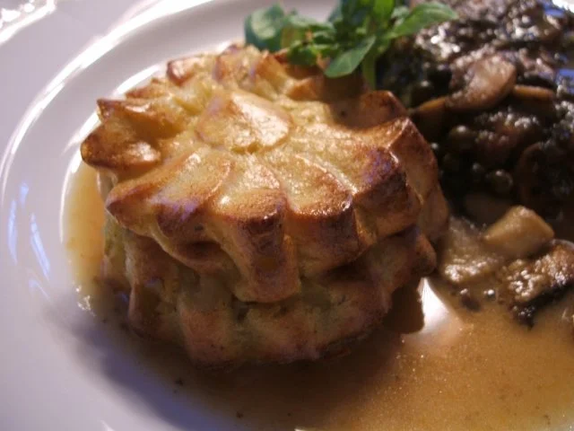 Rezept: Kartoffeln: Kartoffelmuffins mit Rosmarin Kartoffeln: Kartoffelmuffins mit Rosmarin - Rezept