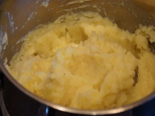 Rezept: Fischstäbchen mit Sahnewirsing und Sellerie-Kartoffelstampf Bild Nr. 10 Fischstäbchen mit Sahnewirsing und Sellerie-Kartoffelstampf - Rezept - Bild Nr. 10