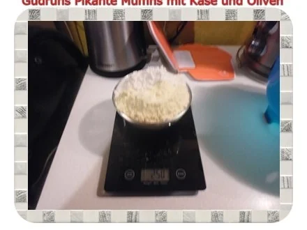 Rezept: Muffins: Pikante Muffins mit Oliven und Käse Bild Nr. 3 Muffins: Pikante Muffins mit Oliven und Käse - Rezept - Bild Nr. 3