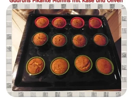 Rezept: Muffins: Pikante Muffins mit Oliven und Käse Bild Nr. 12 Muffins: Pikante Muffins mit Oliven und Käse - Rezept - Bild Nr. 12