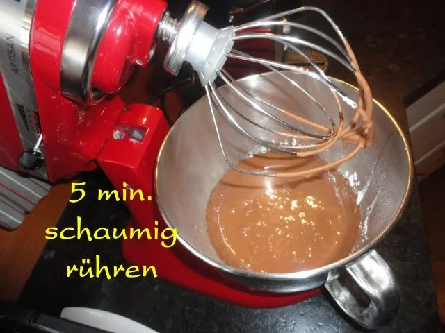 kleiner Schokolade Haselnuß Pudding Kuchen - Rezept - Bild Nr. 10